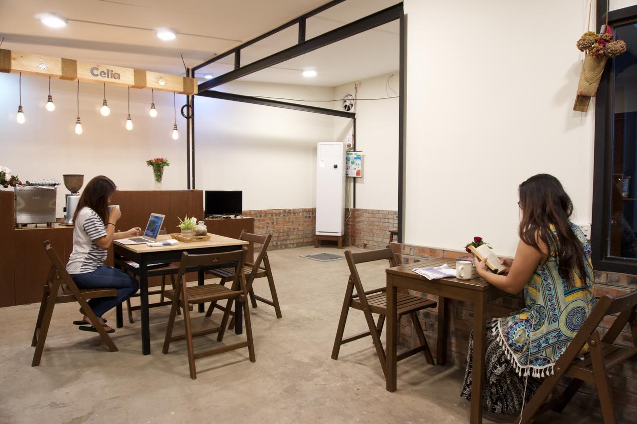 Celia Hostel Mandalay Bagian luar foto