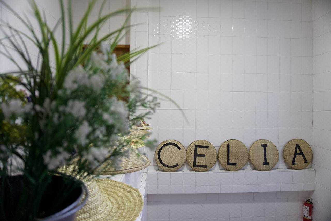 Celia Hostel Mandalay Bagian luar foto