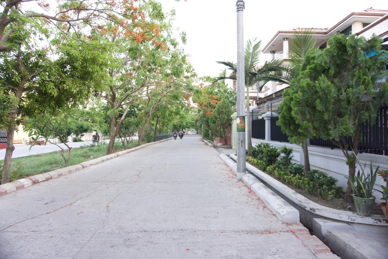 Celia Hostel Mandalay Bagian luar foto