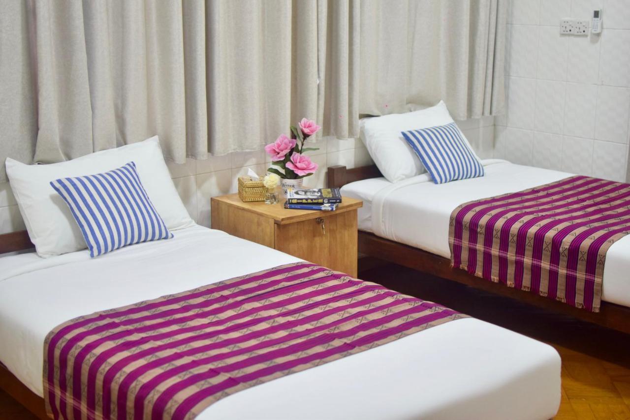 Celia Hostel Mandalay Bagian luar foto