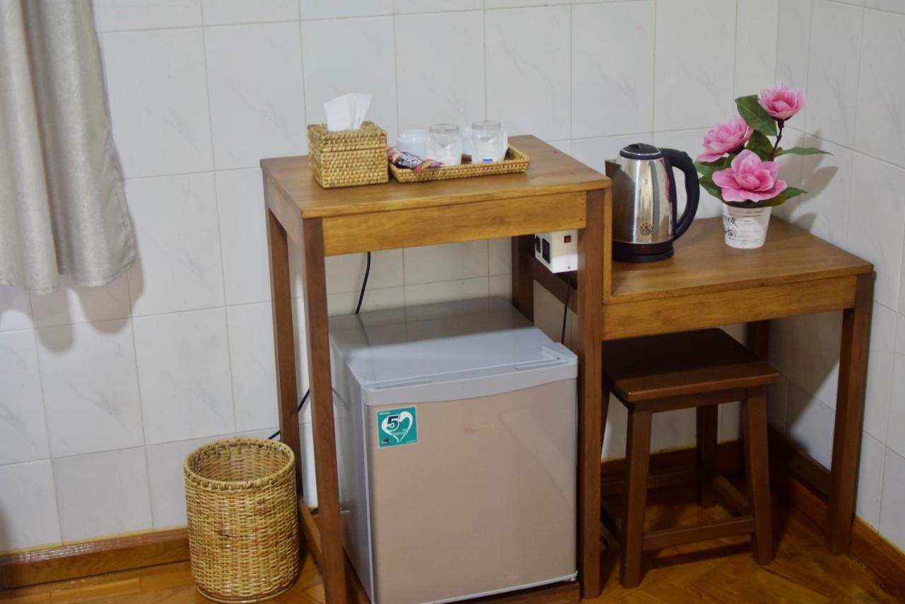 Celia Hostel Mandalay Bagian luar foto
