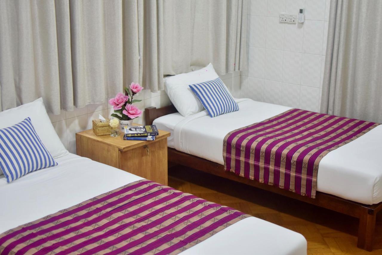 Celia Hostel Mandalay Bagian luar foto