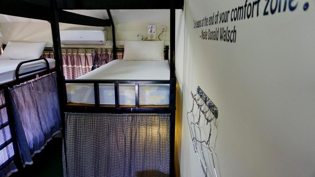 Celia Hostel Mandalay Bagian luar foto
