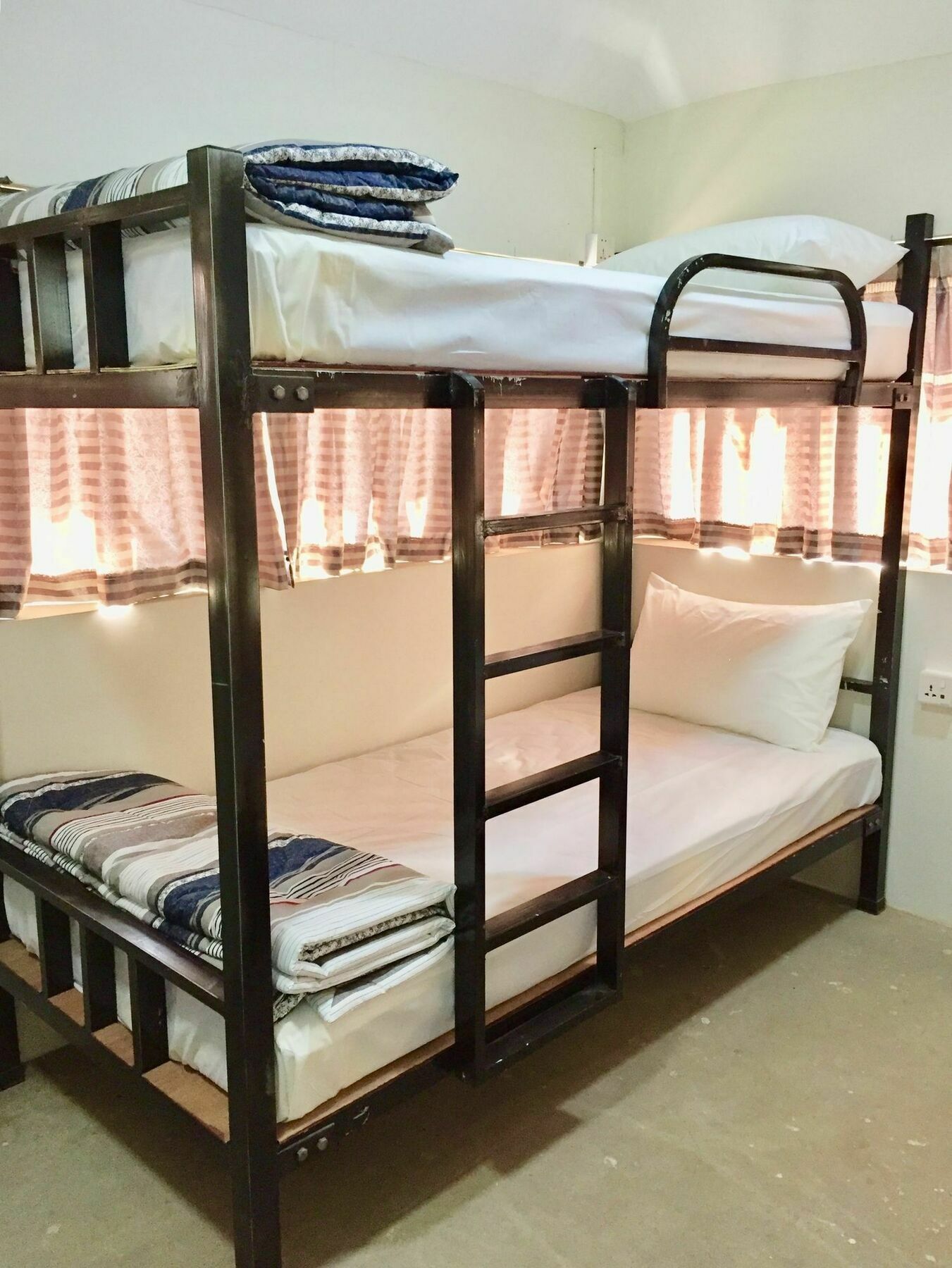 Celia Hostel Mandalay Bagian luar foto
