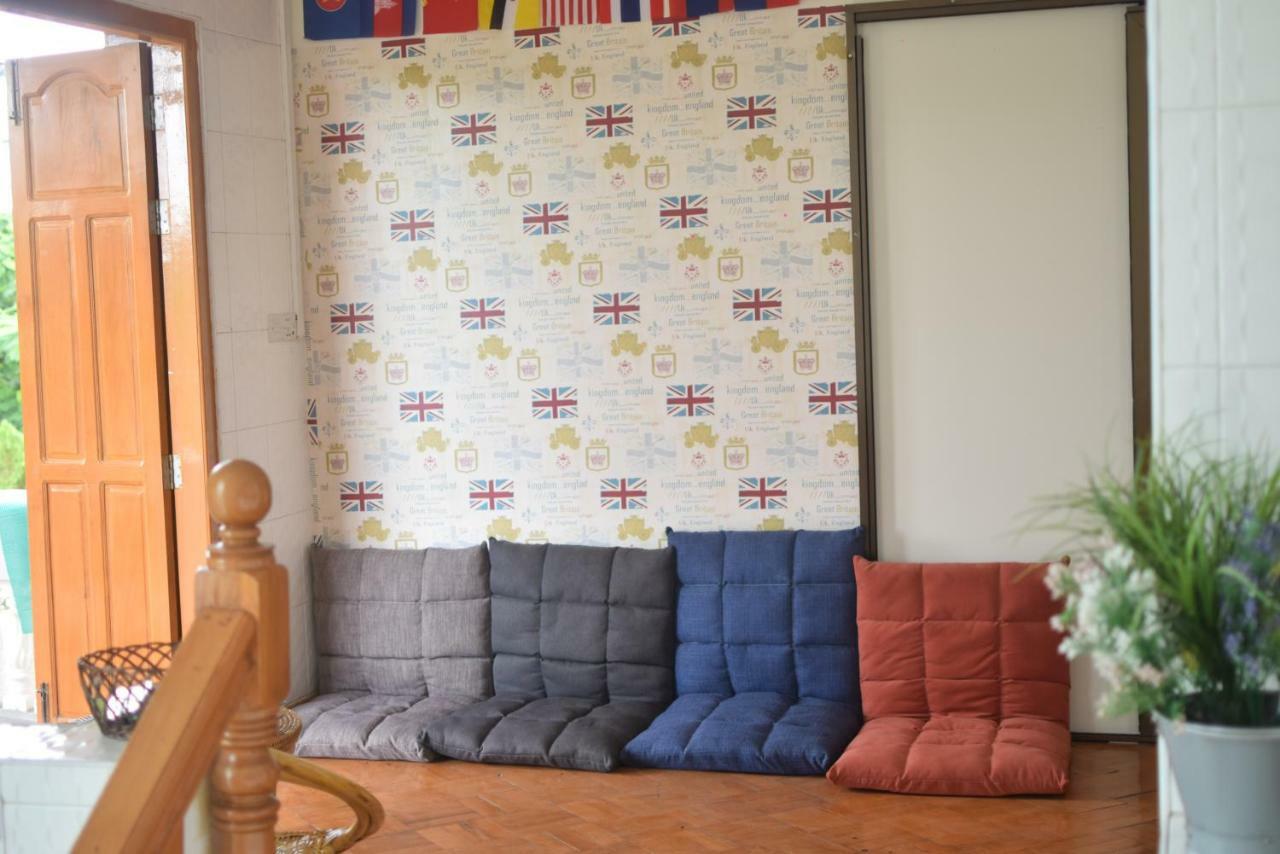 Celia Hostel Mandalay Bagian luar foto
