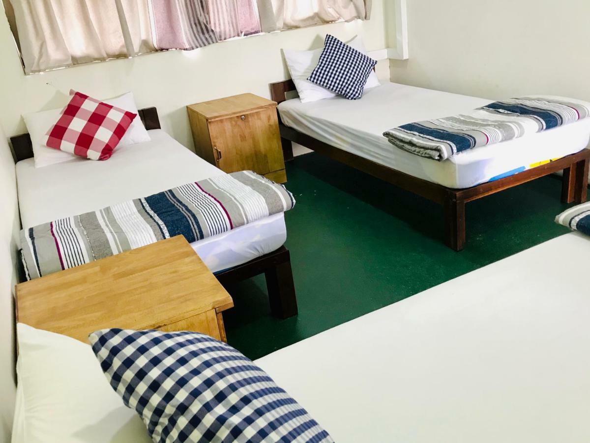 Celia Hostel Mandalay Bagian luar foto