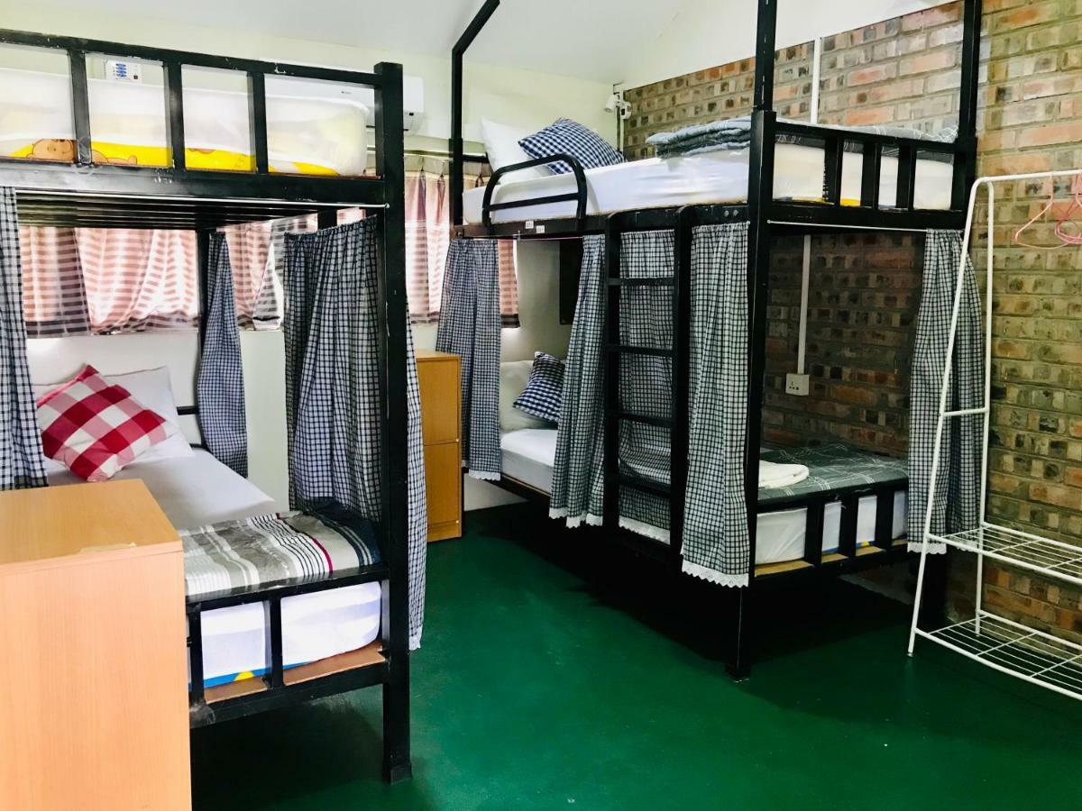 Celia Hostel Mandalay Bagian luar foto
