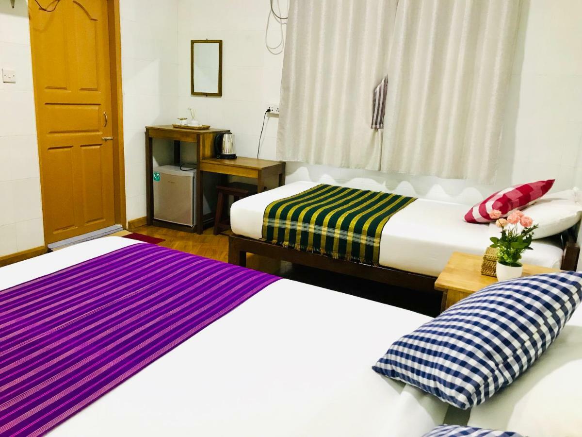 Celia Hostel Mandalay Bagian luar foto
