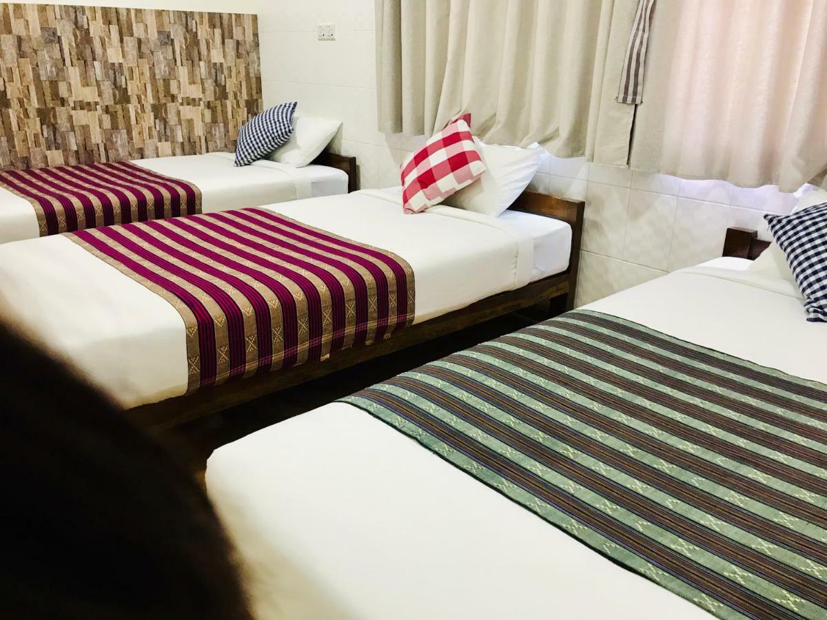 Celia Hostel Mandalay Bagian luar foto