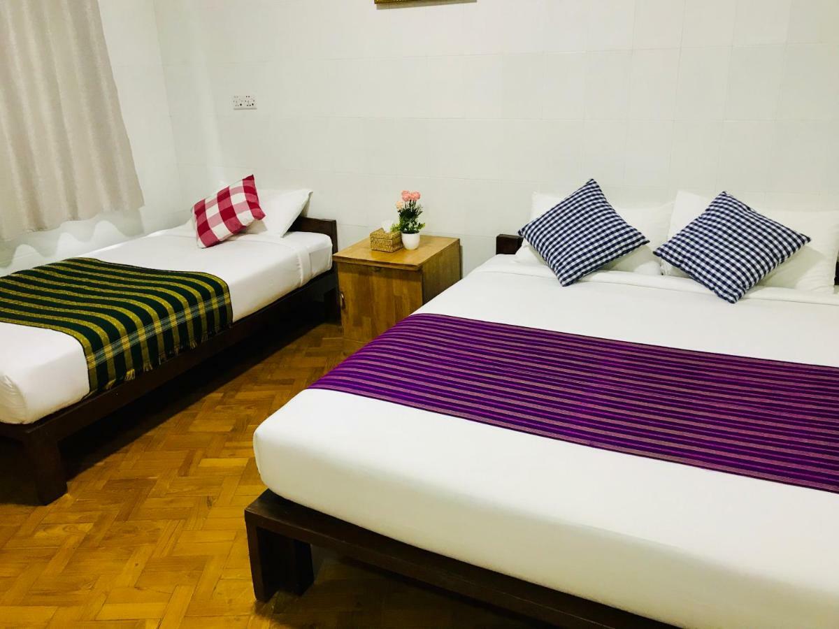 Celia Hostel Mandalay Bagian luar foto