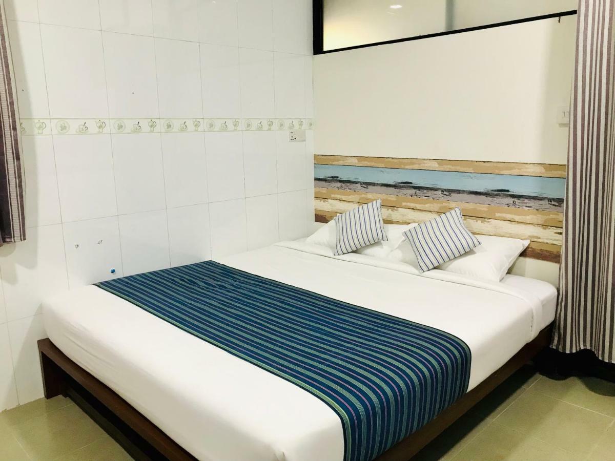 Celia Hostel Mandalay Bagian luar foto